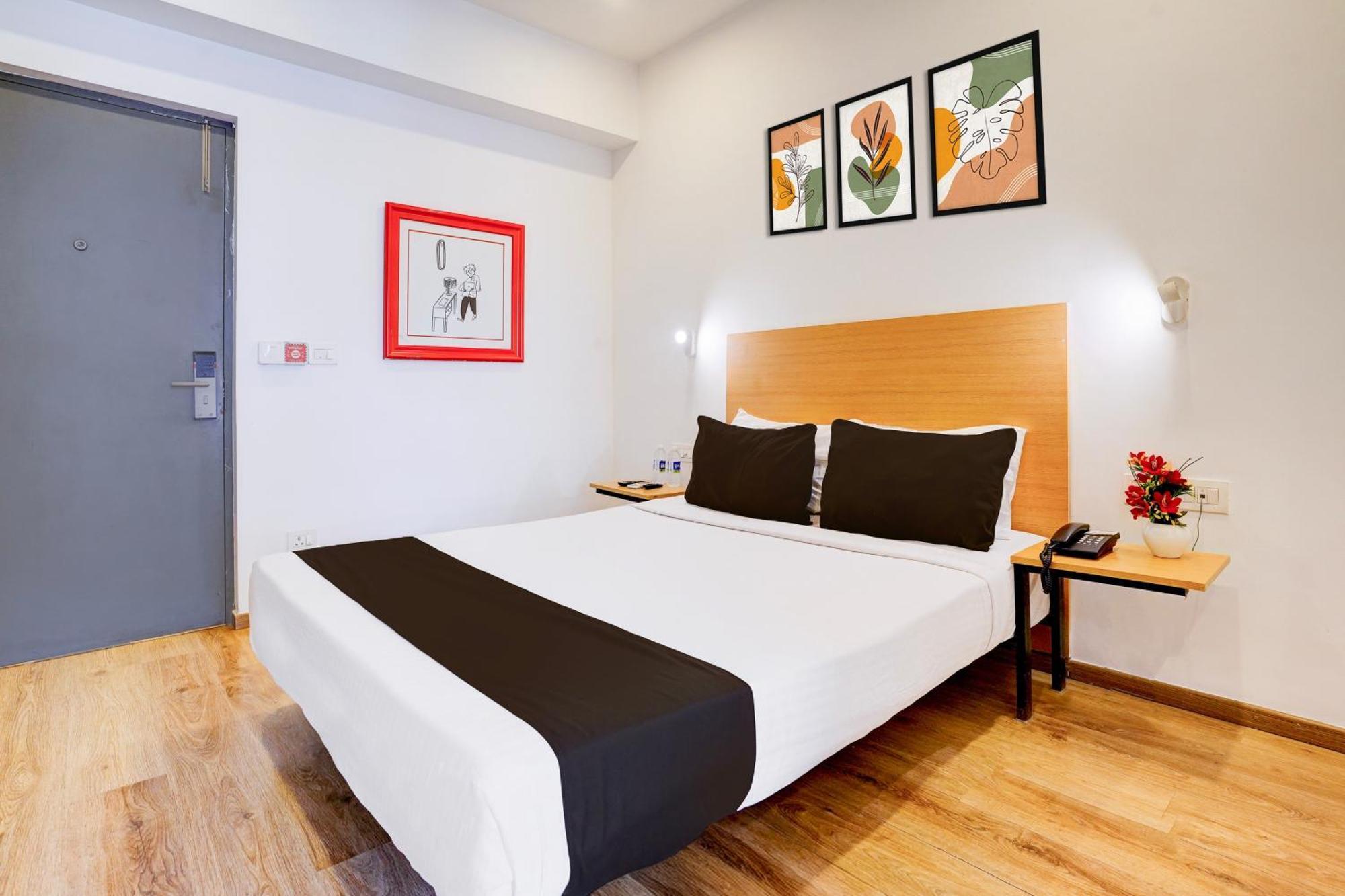 Townhouse Khar The Habitat Hotel Mumbai Bagian luar foto