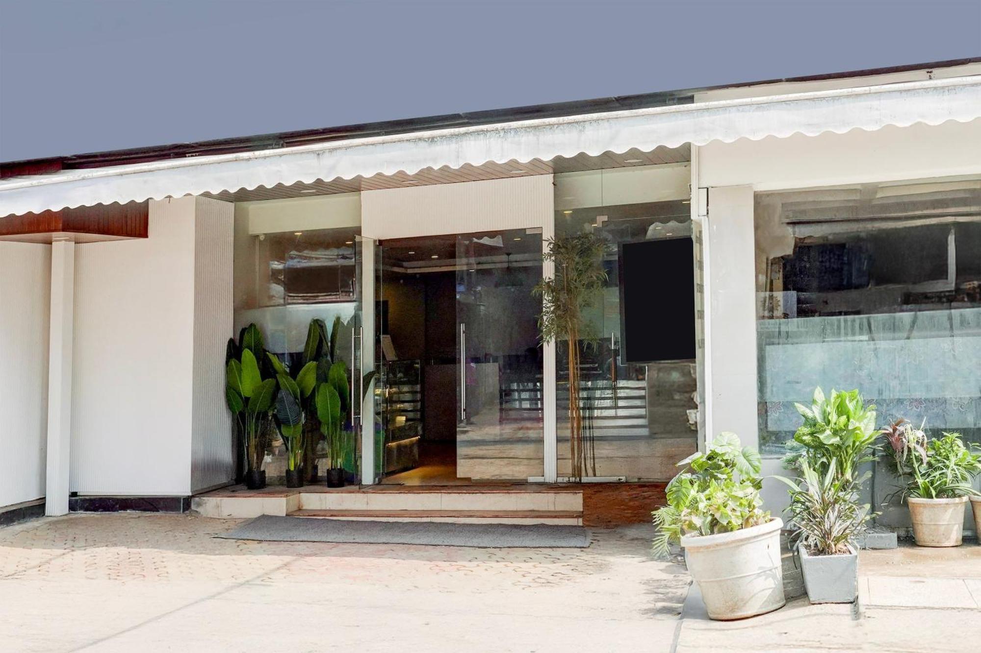 Townhouse Khar The Habitat Hotel Mumbai Bagian luar foto