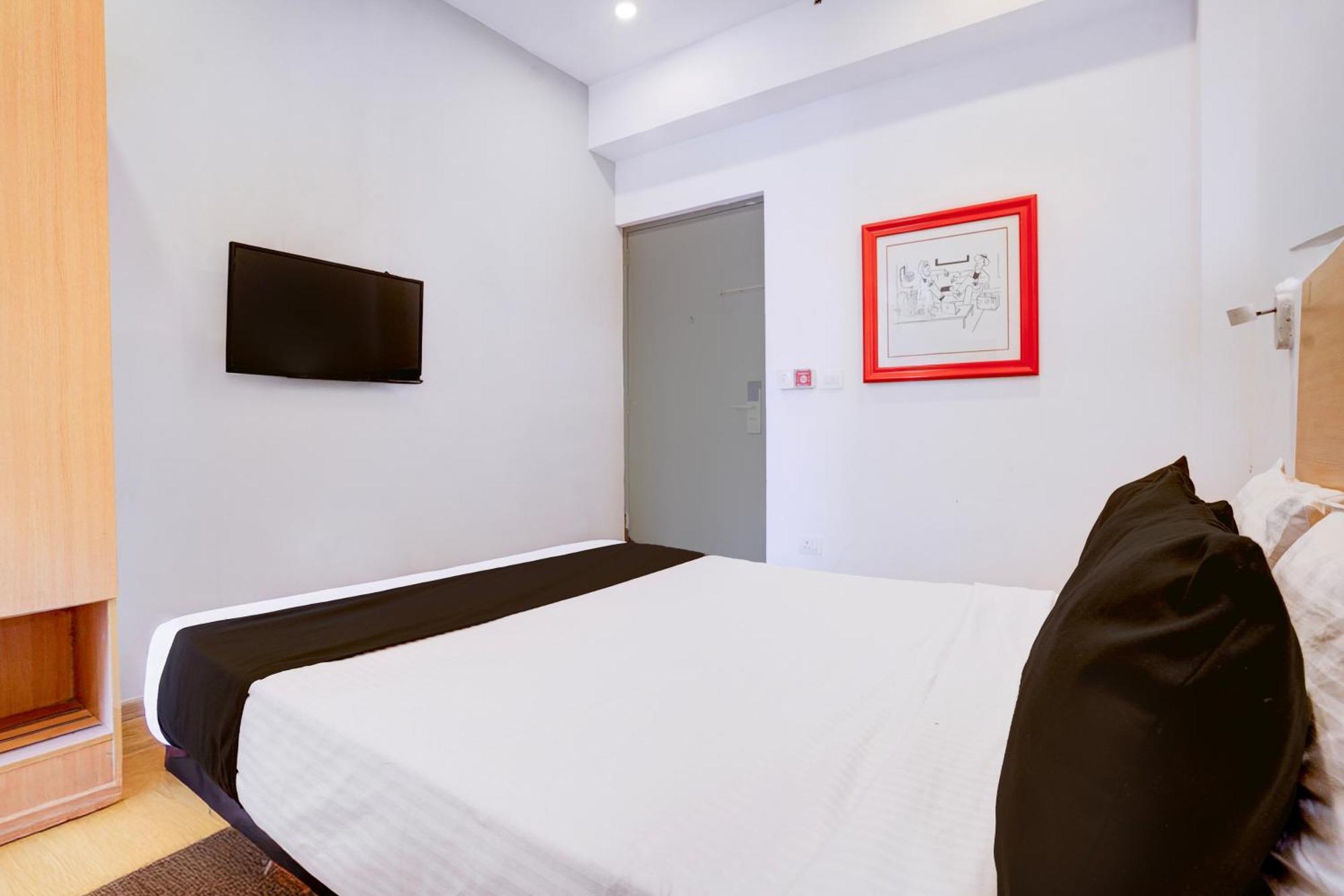 Townhouse Khar The Habitat Hotel Mumbai Bagian luar foto
